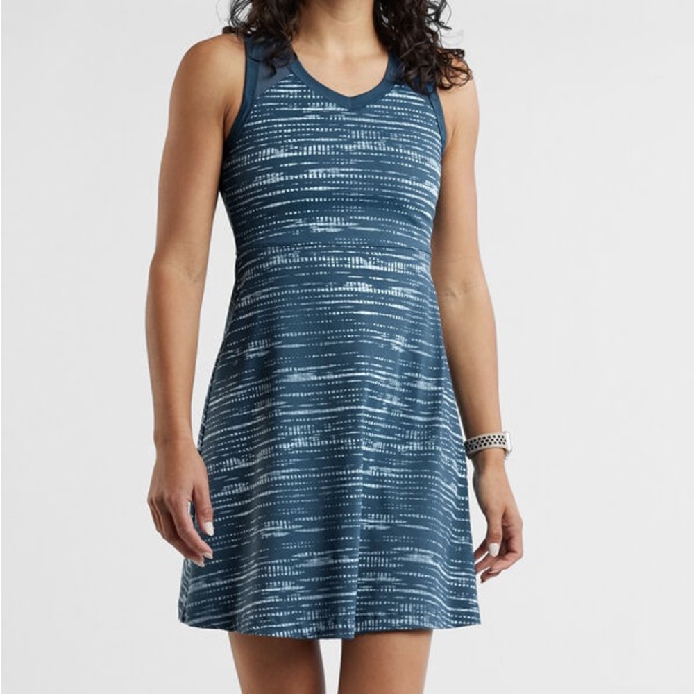 Title Nine Boss Dress Pulse Built In Bra Women's Size M